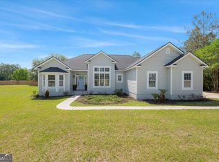 2657 Horseshoe Cove Rd, Waverly, GA 31565