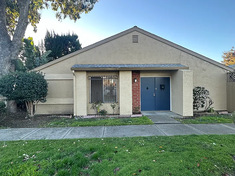 4140 Venus Pl — Photo 1