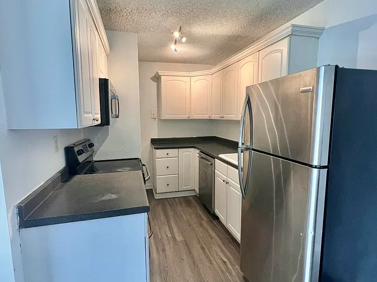 1215 N Benoist Farms Rd #203 — Photo 5