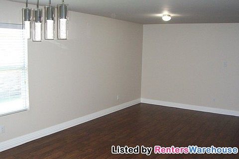 4th image of 2625 Peach Dr