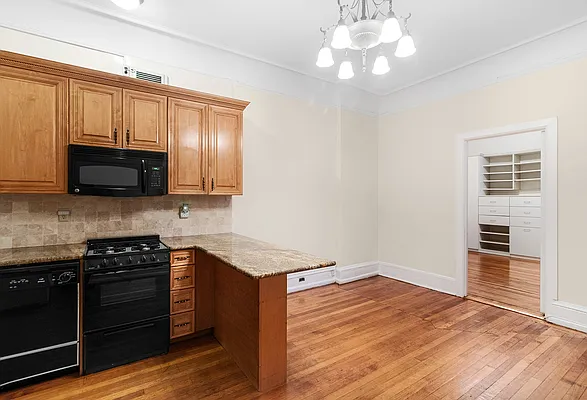 Rented by CitySites Real Estate Group | media 3