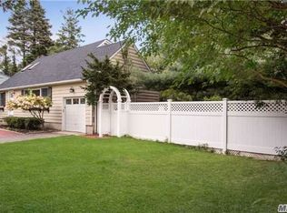 29 Wheeler Pl, Northport, NY 11768