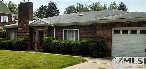 19 Hickory Ln photo 1