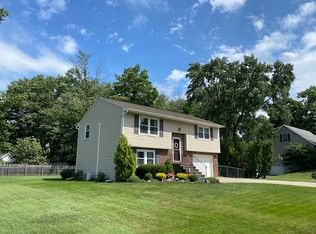 49 Berwyn St, Schenectady, NY 12304