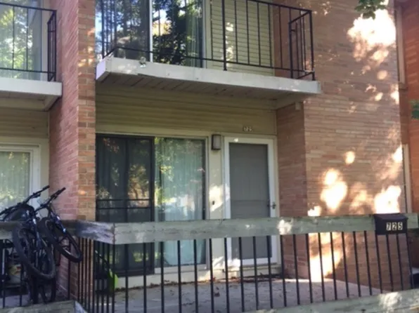 725 W 9th Ave, Oshkosh, WI 54902