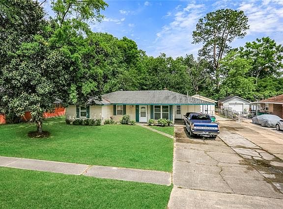 2nd image of 1054 Maris Stella St