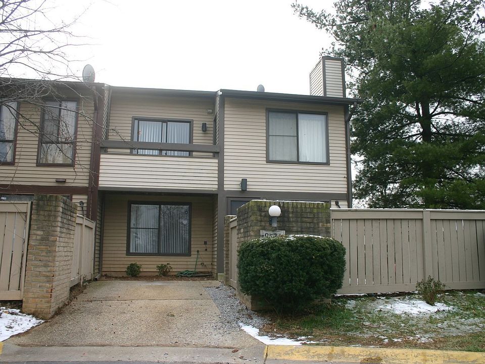 End Unit - Montgomery Village