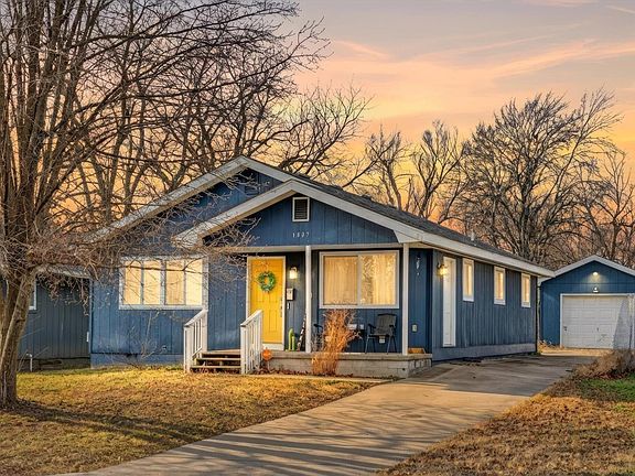 2nd image of 1027 N Warren Avenue