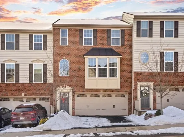 212 Noble Woods Dr, Coraopolis, PA 15108