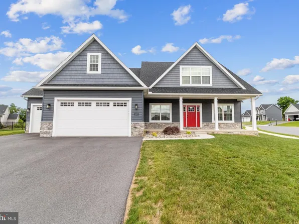 1072 Divinity Dr, Greencastle, PA 17225