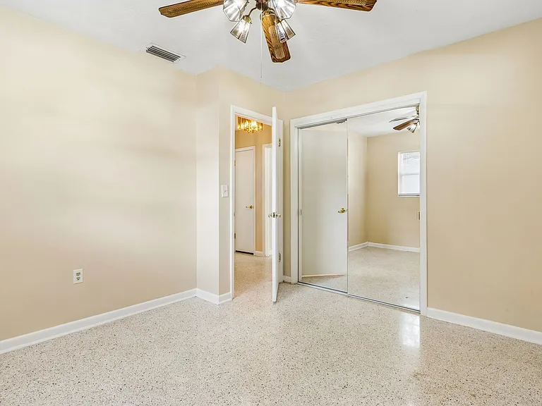 2406 Husson Ave — Photo 22