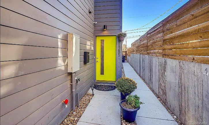 1285 Xavier St — Photo 2