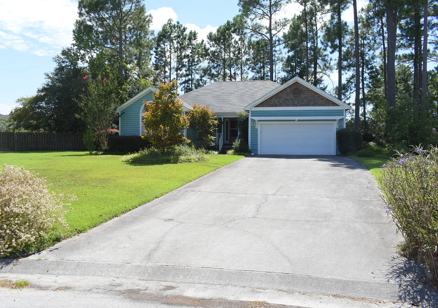 3 bed, 2000 sqft, $2,395 — Photo 2