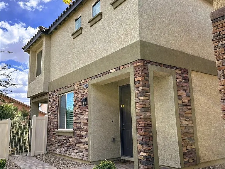 6132 Scarlet Leaf St — Photo 2