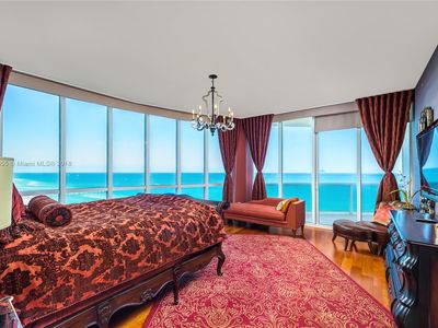 (Undisclosed Address), North Miami Beach, FL, 33160