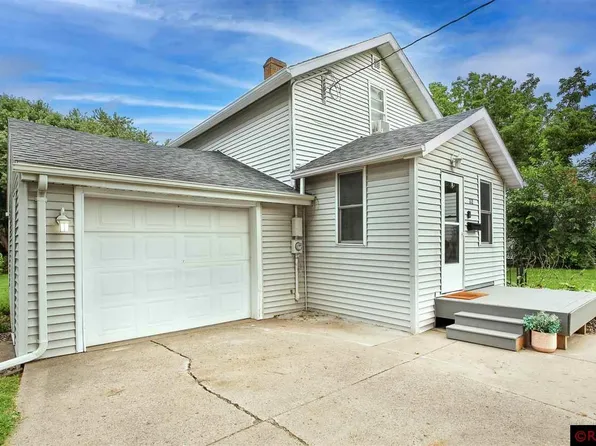 712 5th St SE, Waseca, MN 56093