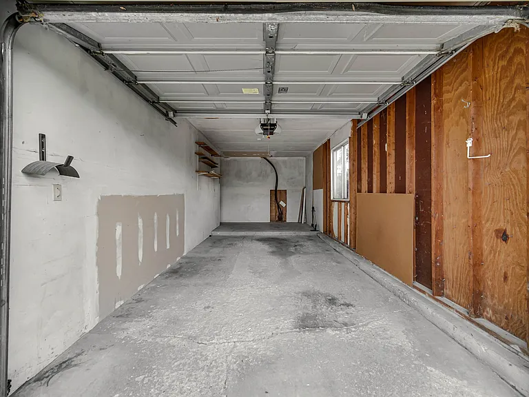 7000 Newport Dr #204 — Photo 24