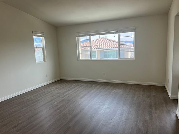 4th image of 4373 Monarch Dr