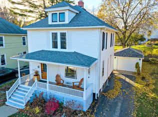 326 S Hayward St, Woodstock, IL 60098