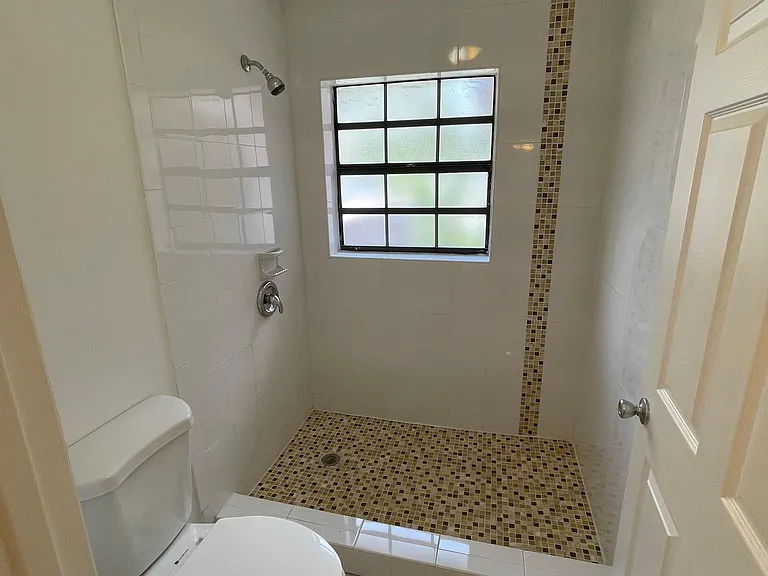 13761 Newport Mnr — Photo 7