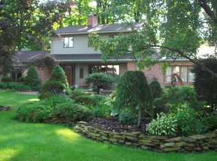 121 S Tamarack Dr, Akron, OH 44319