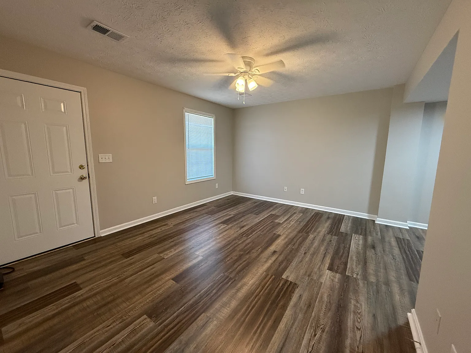 2 bed, 840 sqft, $950 — Photo 3