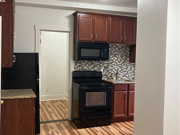2nd image of 76 Tracy St #2