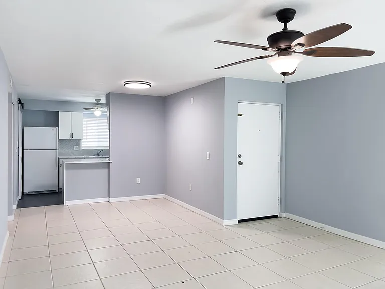 2708 Hidden Lake Blvd #B — Photo 2