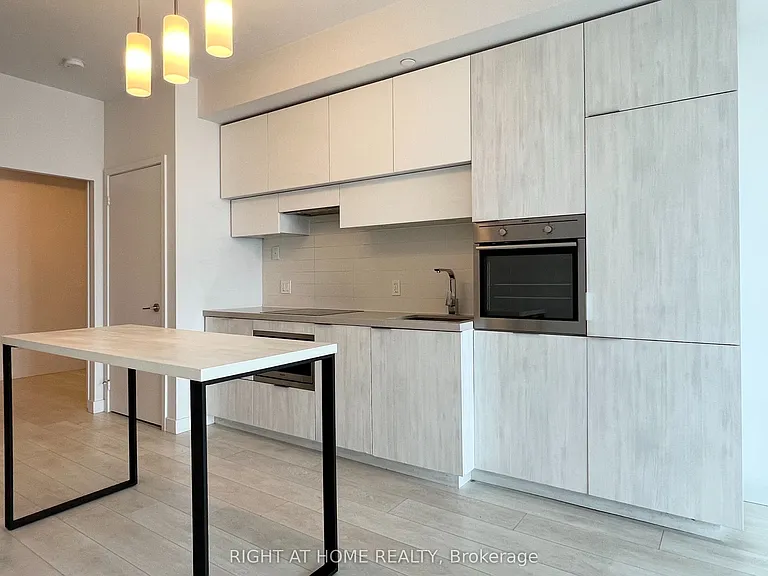 8 Eglinton Ave E #5001 — Photo 5