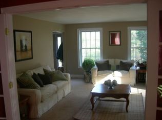 26 Polly Peabody Rd, Bedford, NH 03110