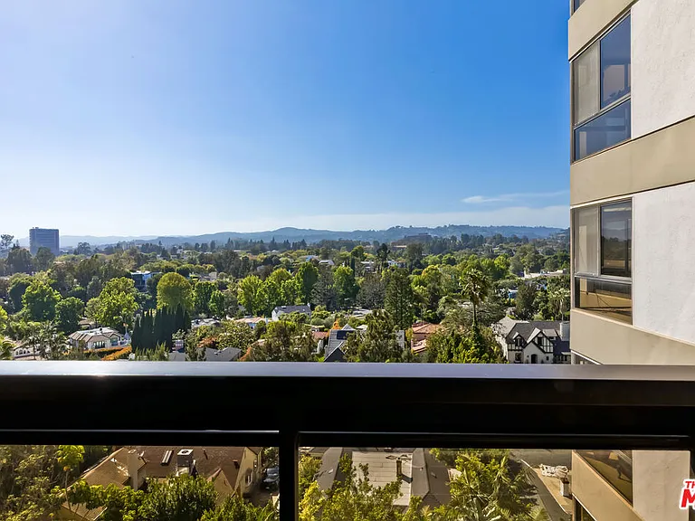 10445 Wilshire Blvd #905 — Photo 17