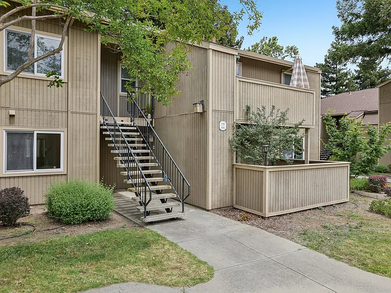 3383 Foxtail Ter — Photo 24