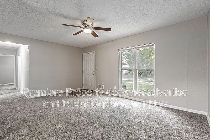 4 bed, 1.5 bath, 936 sqft, $1,195 — Photo 2