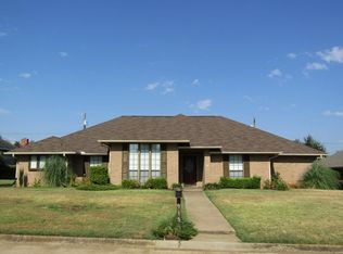 915 Medalist St, Paris, TX 75460