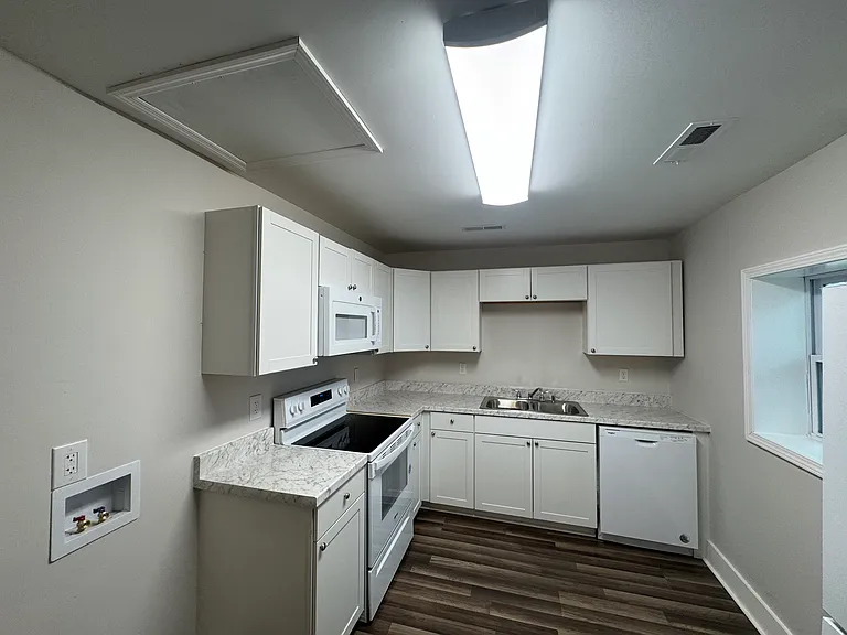 3715A Pulaski Pike NW — Photo 2
