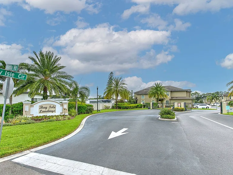 5116 Bay Isle Cir — Photo 41