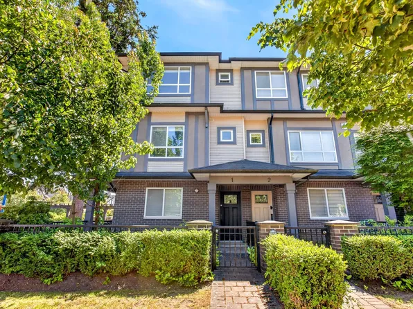 7691 Bridge St #1, Richmond, BC V6Y 2S6