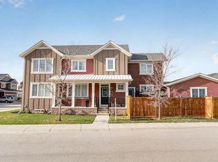 20 S Carrington Cir NW, Calgary, AB T3P0Y6