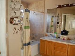 1060 Homestead Ave, Hollister, CA