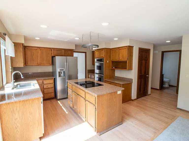 24435 SE 42nd Pl — Photo 16