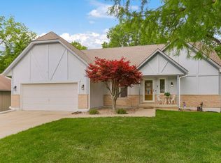 2504 S Seminole Dr, Independence, MO 64057