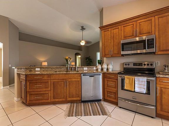 2nd image of 3315 Manor Cove Cres