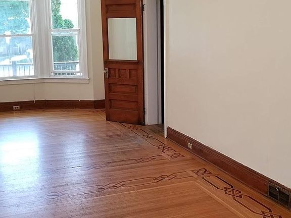 5th image of 311 Richmond Ave