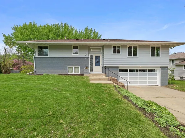 3508 W 102nd St, Bloomington, MN 55431