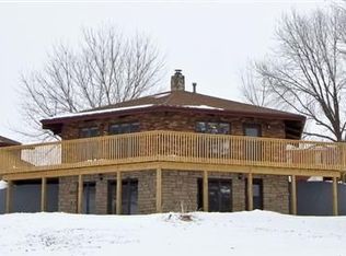 18002 212th St, Monticello, IA 52310