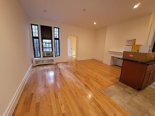 1st image of 163 E 36th St #1R