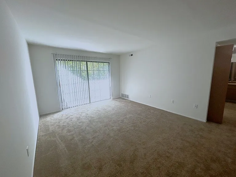 Charter Oaks Apartments — Photo 136