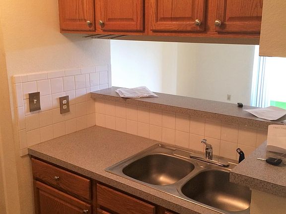 3rd image of 1400 Gandy Blvd N #7