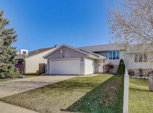 1041 Clarmar Dr, Sun Prairie, WI 53590