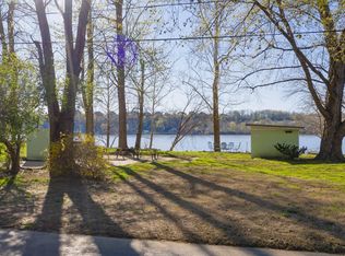 7118 Beachland Beach Rd, Prospect, KY 40059